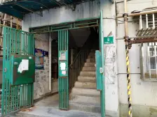 边套全明带院子 通风好户型方正 满五年 配套齐全