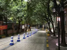 朝天门2房,户型方正,有阳台,采光好,配套齐全。