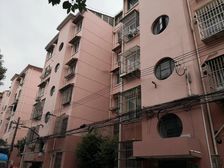 近地铁,自住保养好拎包即住,满五年V一,价格可谈