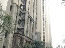 建面八千多的洋房带大花园,带地下室,诚心卖