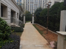 联排别墅大五房带院子,南北通透,绿化优美居住舒适