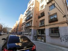 业主诚心出售六楼带阁楼采光充足无遮挡不临街不把边,