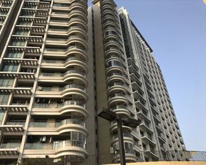嘉信配套齐全,一房一厅一阳台,70年产权,可以迁户口