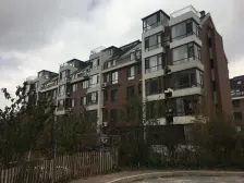 芙蓉人家 精装修好楼层 小区中间位置 房主诚心出售