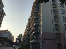 电梯房,高层,精装4房,户型方正
