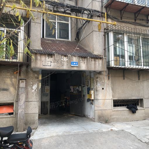 青龙小区2室1厅1卫南朝向1500.00元/月出租