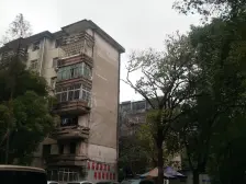 南京东路 距离南昌大学200米 顶楼小户型 总价低