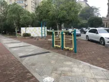 红谷世纪花园A区 电梯通透大三房 全天阳光 诚心出售