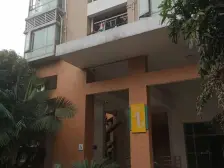 独栋大别墅!前后大花园带两个车位,业主诚心卖