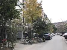 非顶楼,双气一室一厅,首付不到五万,月供800左右