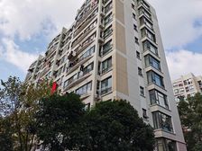 印象城旁东湖馨园复式47.7平