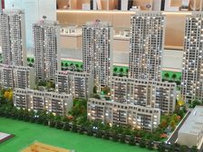 公园里元宝户型 南北双阳台 带个大露头 可做院子