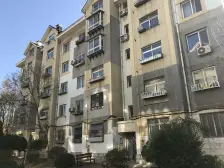 户型方正,保持干净,拎包住,光线亮堂。