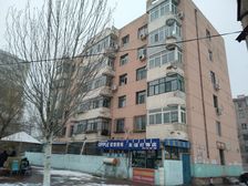 五楼采光好,位置佳,适合陪读和年轻人过度一下