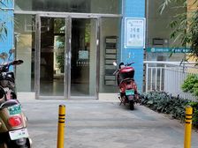 低楼层看小区花园视野开阔,小高层电梯