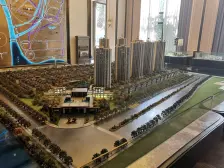 边位大花园,三面花园,诚意出售