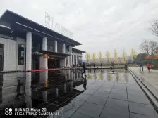 绿地业主自装三房出售 旁边就有高铁站地铁口交通便利