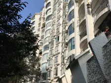 品质洋房 带屋顶花园 横厅设计 看宝圣湖 出门即公园