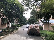 客厅带阳台、交通便利、居家装修、南边通透,房型正气