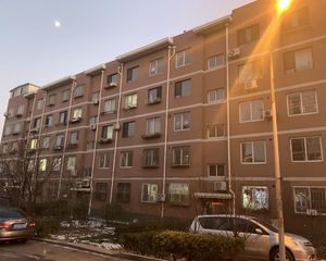 南关岭多层住宅,一楼*。南向住宅,小面积精装修