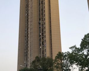 芙蓉万国城MOMA2室1厅南