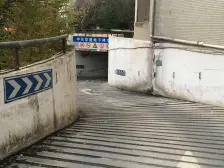 中兴华庭复式楼出售,地铁口 房,交通方便,生活便利