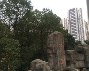 户型方正一,光线充足,视野开阔.配套齐全