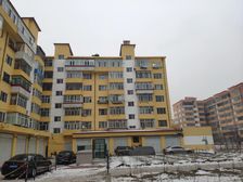 附 小 校 区 低楼 层 可公积金