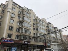 百盛商圈设施配套齐全,出行方便,交通便利