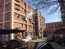 八角南路区委家属院前后不临街净高2.8米