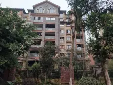 业主急售,顶跃户型带多露台,小区洋房社区,绿化优美