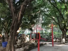 步行街旁,精装大3房,出行方便,诚心出售!