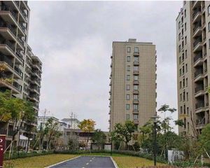 明山华府 3室1厅 南