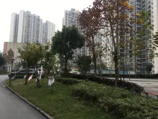 此房满两年,业主住家装修,户型方正,采光好