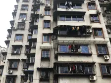 六公里大三房,住家顶装,配套成熟,无物管费