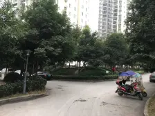 户型方正 采光通风好 正规四房 实际使用面积大小区好