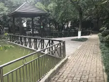 此房正规两室两厅户型 业主住家装修 户型方正 采光好