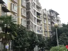 此房轨道边,简装两室,户型方正