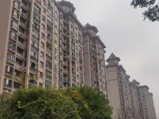 地铁口 精典三房 前后对流 精装修 拧包入住