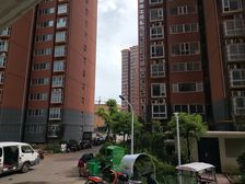 红盾山水苑小区三室一厅一厨一卫环境优美户型方正