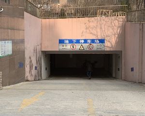 南北通透小区前排格局好一楼相当于2楼的高度
