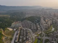 背面靠山,前面临河,一线视野,5层联排