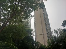 轻工路段,豫森时代新城,复试大四房,可以随意装修。