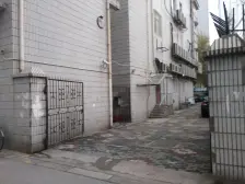 江苏路地铁站 电梯大三房 适合一家人