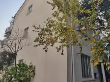 整幢三面临空,有两个停车位,有天有地,南院子南阳台