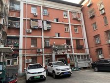 和平街十二区2001年楼,南北通透大客厅,有车位,近双地铁