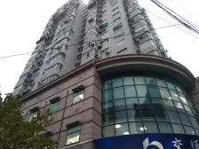 新上房源 江苏路地铁 位置好 采光充裕 户型正气