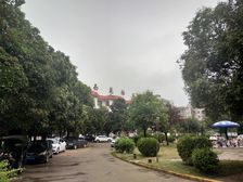 有大露台,离湛河近,南200米就是中骏