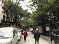 商圈近,但很安静。可以拎包入住,产权交易便利