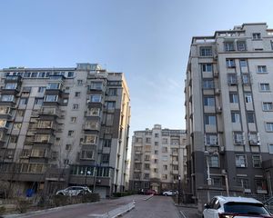 总高8层的小洋房南北通两室两厅明卫带储藏室